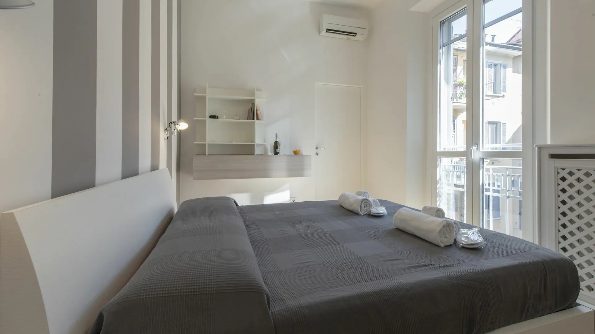 Wagner Apartment - Corso Vercelli Milan